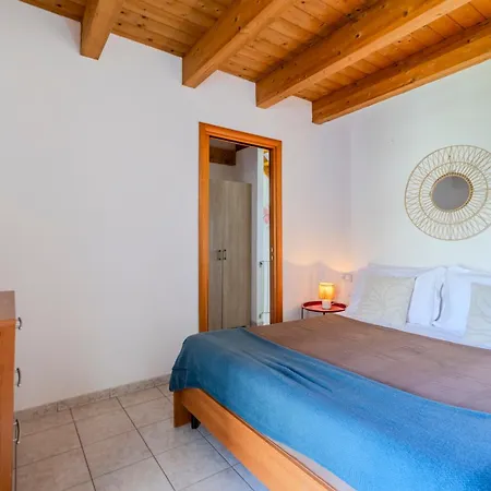 Sottotorre Home: 8 Min Walk To The Calasetta